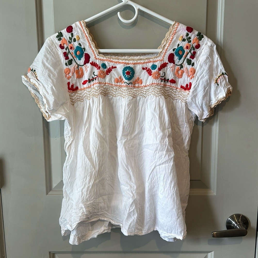 THML blouse - floral detailing - never worn - size m
